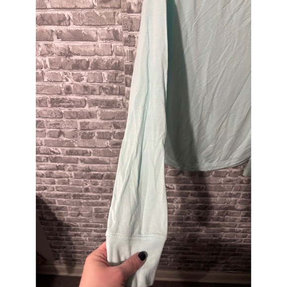 All in‎ Motion Light Sweatshirt - Picture 2 of 4